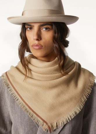 Four In Hand Maxi Carr