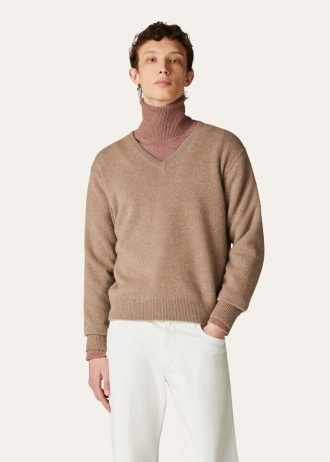 Sweter Loro z dekoltem w serek