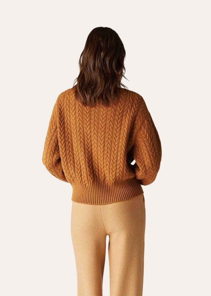 Sweter z dekoltem łódkowym